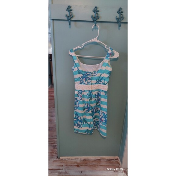 ! Lilly Pulitzer Serena Dress Size-00 Shorely Blue Tossing The Line Floral - Picture 2 of 2